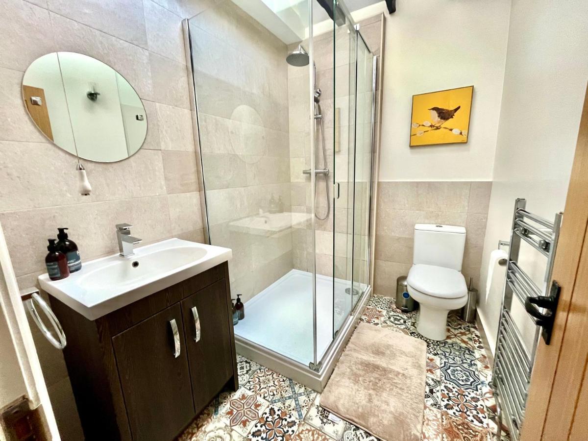 Attenborough Cottage - 2 Bedroom Cottage Tredegar Dış mekan fotoğraf