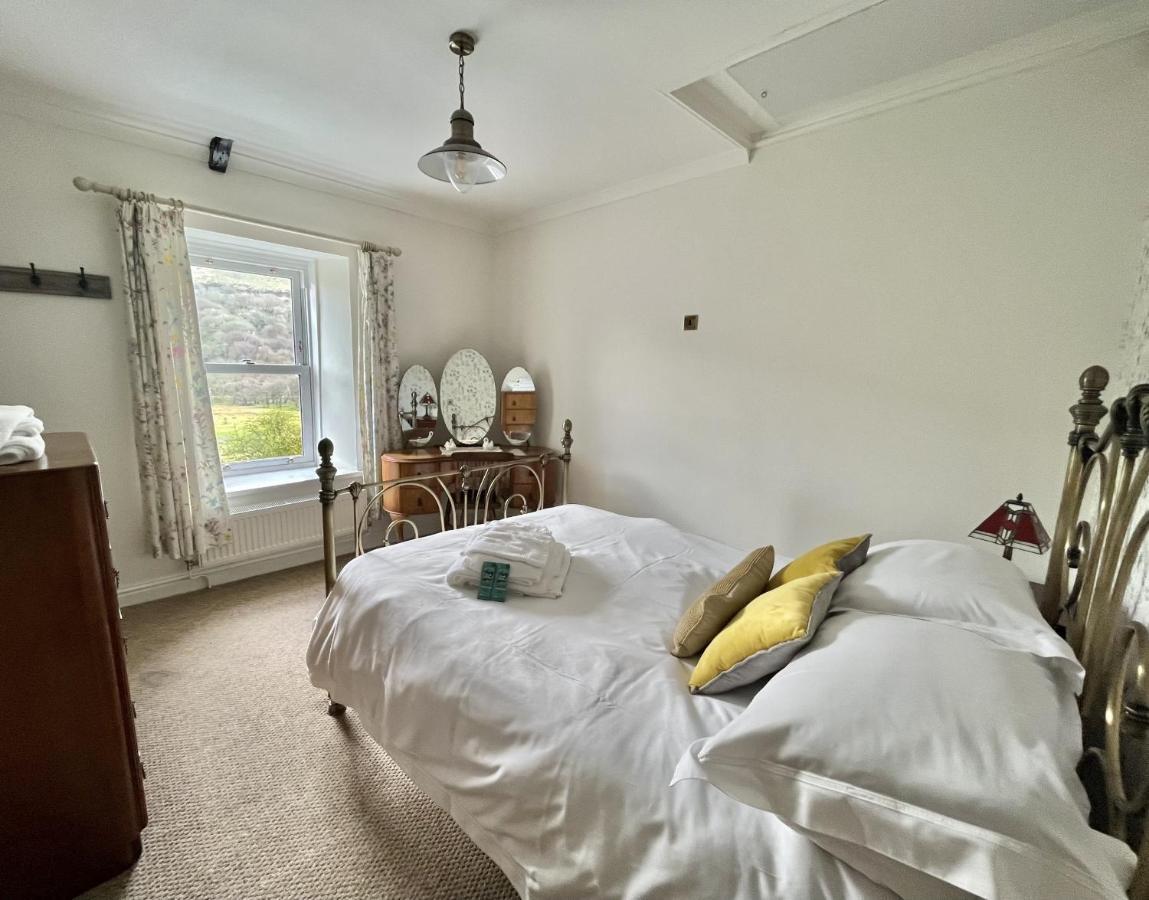 Attenborough Cottage - 2 Bedroom Cottage Tredegar Dış mekan fotoğraf